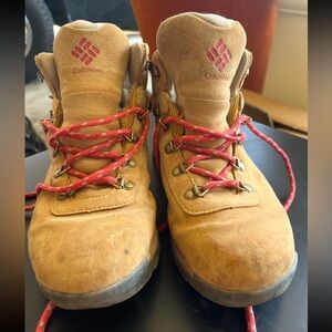 Columbia Tan/ Brown Hiking Boots